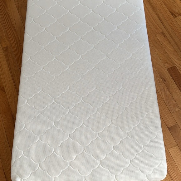 Newton White crib mattress - Picture 10 of 13